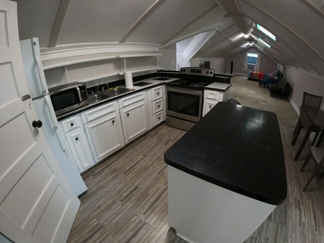 Foto del edificio - 15th Ave 2023**Raymer