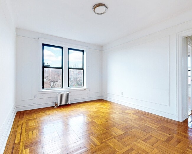 Avenue Room for Rent in New York, NY