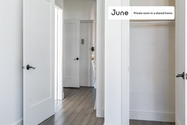 Foto del edificio - Room in Shared 2 bed/1 bath home