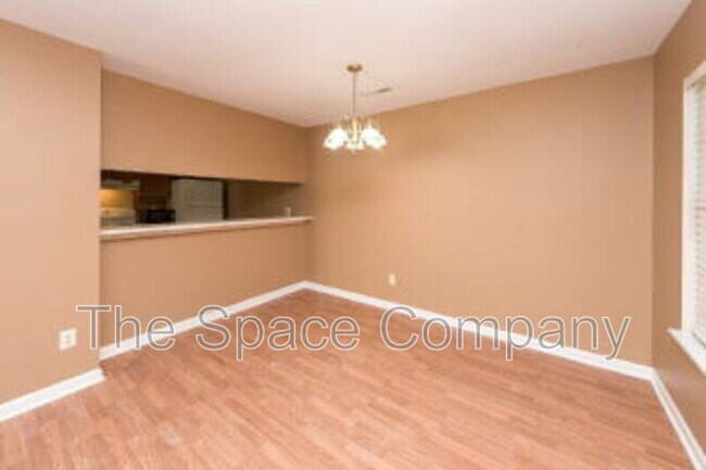 Foto del edificio - 404 Erskine St