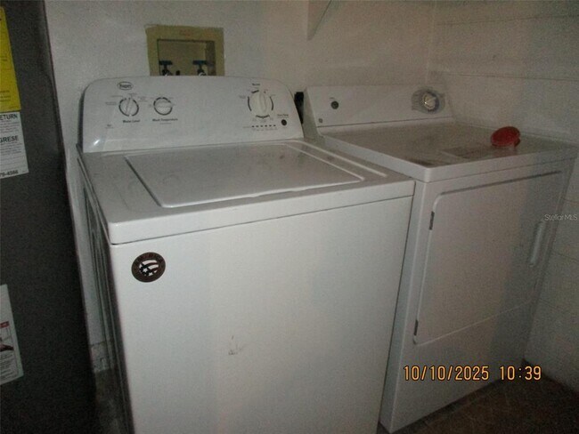 Foto del edificio - 1443 Coldwater Ct