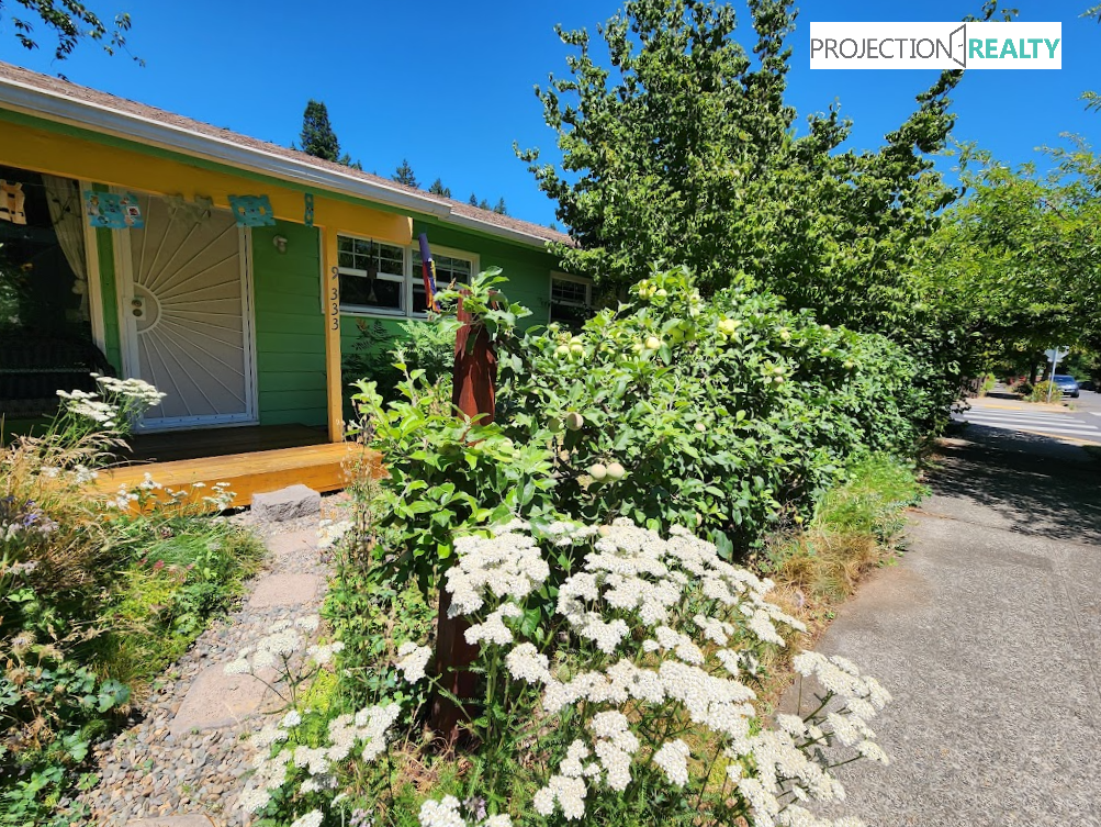 Foto principal - 9333 N Bristol Ave