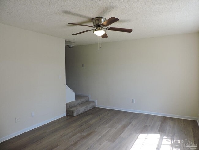 Building Photo - 728 N Fairfield Dr