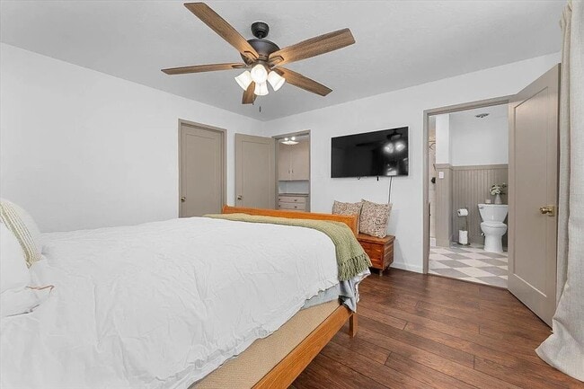 Building Photo - 2551 S Waverly Ave