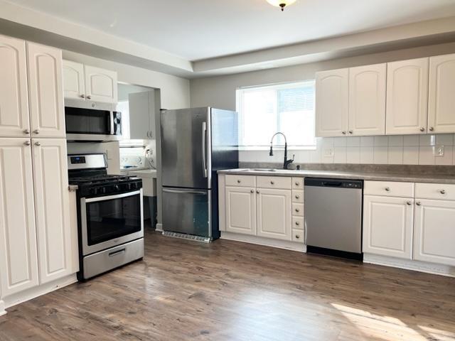 Kitchen new appliances! - 684 E Mapledale Ave