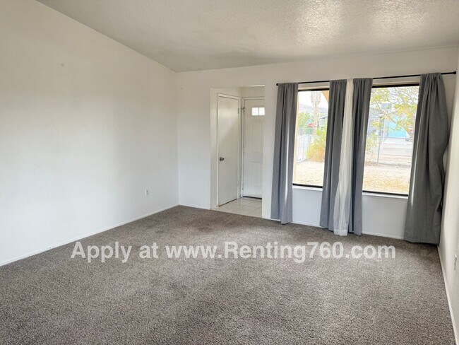 Foto del edificio - Comfortable 3 Bed 2 Bath Home