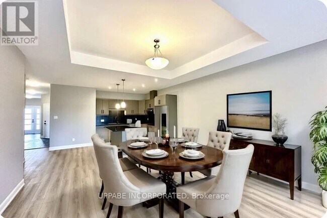 Building Photo - 900 Chablis Cres