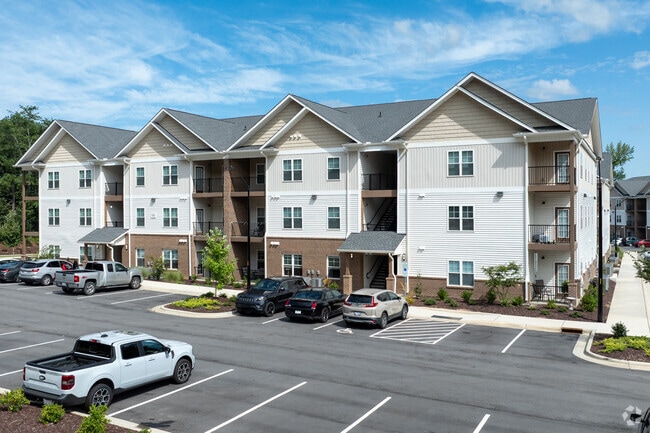 Building Photo - Pine Reserve Apartments