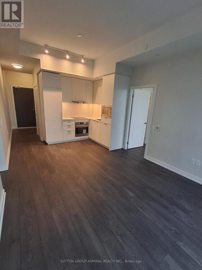 Building Photo - 7 Golden Lion Heights