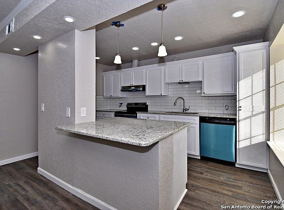 open concept - 168 Barilla Plz