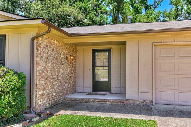 Foto del edificio - 4532 Hillside Dr