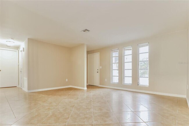 Foto del edificio - 4153 Woodtrail Blvd