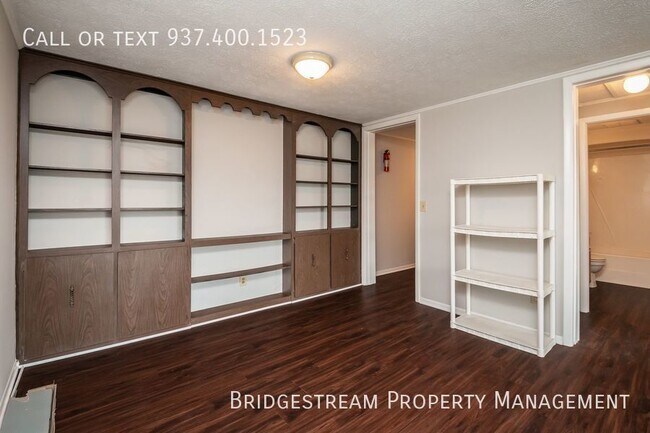 Building Photo - Cozy 1 bedroom, 1 bath ranch unit in Vanda...