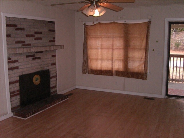 Foto del edificio - 5390 Bryant Blvd