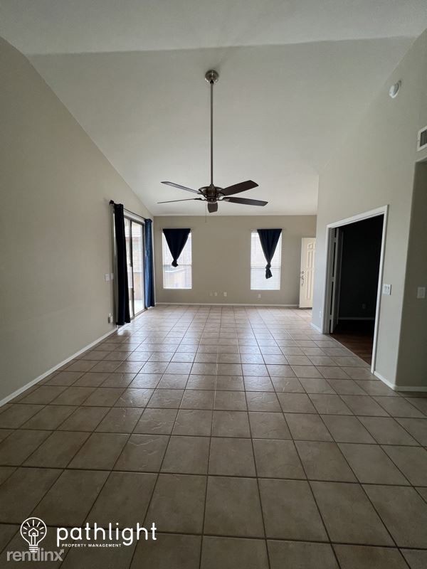 Foto del edificio - 3 br, 2 bath House - 9428 E Pampa Avenue UNIT