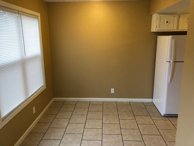 Foto del edificio - 832 Old Hickory Blvd