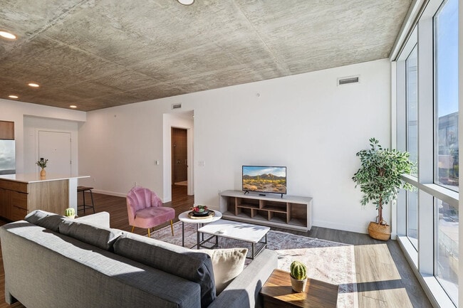 Building Photo - 222 E Jefferson St