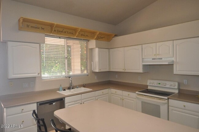 Building Photo - 5215 W Tonopah Dr