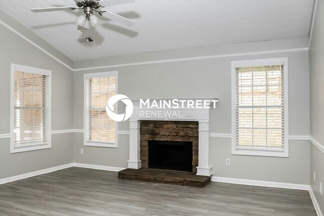 Building Photo - 3 Bedroom Pet-Friendly Home in COVINGTON, ...