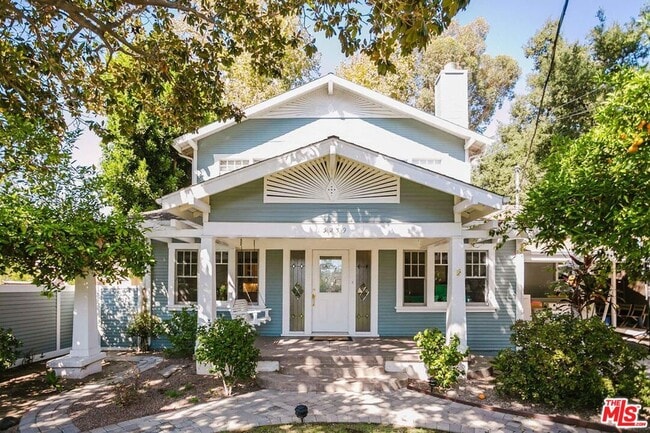 Building Photo - 13239 Addison St