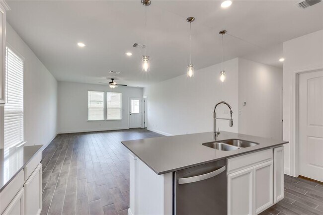 Foto del edificio - 13220 Baccarac Ln