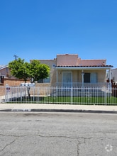 Building Photo - 1118 Clela Ave
