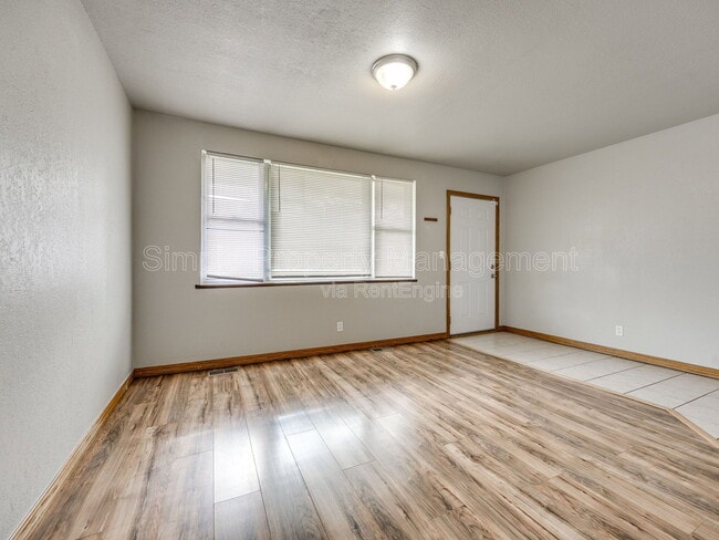 Building Photo - 1802 S Dille Ave