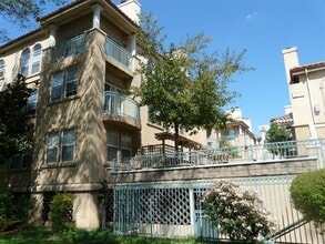Building Photo - 952 S 11th St
