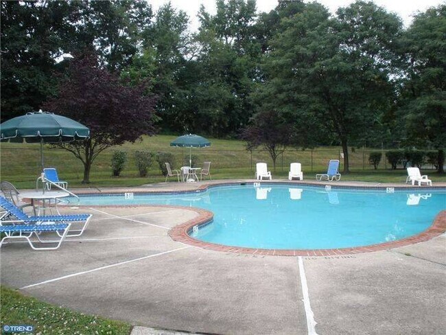 Foto del edificio - 314 Meadow Woods Ln