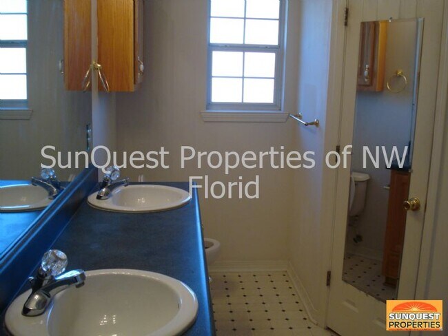 Foto del edificio - 4891 Tealwood Dr
