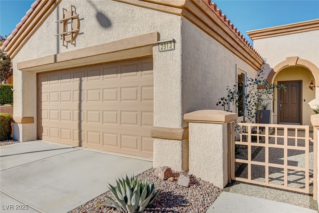 Primary Photo - 2913 Vista Butte Dr