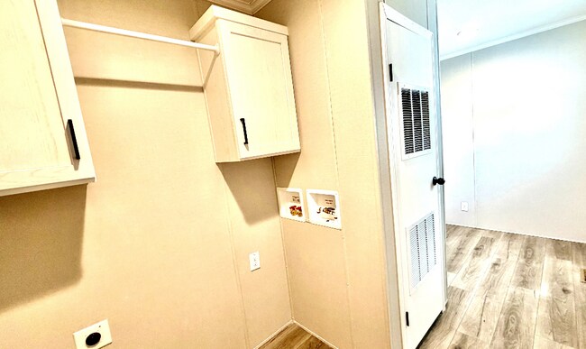 Building Photo - 25148 Au Lac Dr N