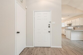 Building Photo - 9247 Autumnsong Dr