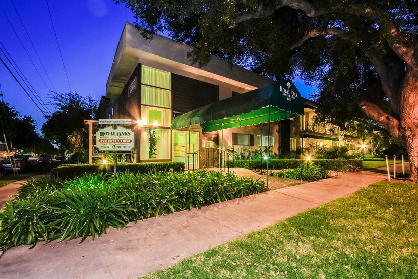Foto principal - Royal Oaks Apartments