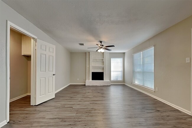 Foto del edificio - 3902 Sweetgum Hill Ln