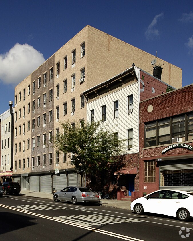 Primary Photo - 897 Grand St