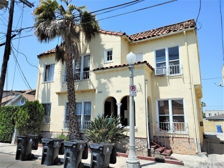 Primary Photo - 3921 Walton Ave