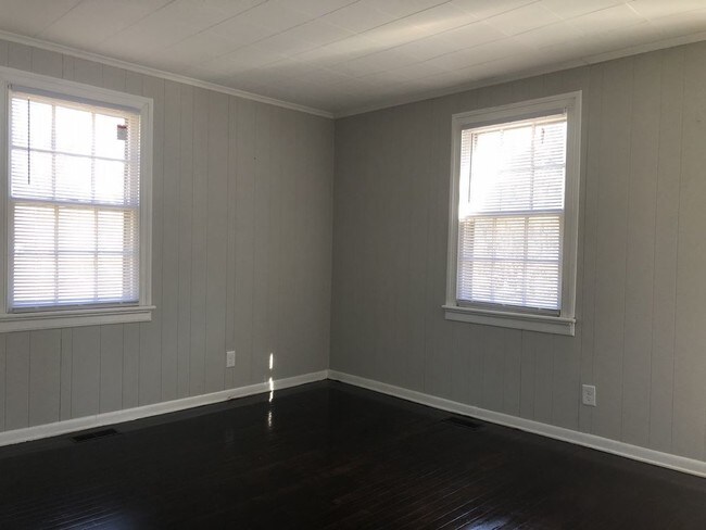 Building Photo - 2603 Lynhaven Ave