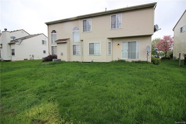 Foto del edificio - 9888 Lancaster Dr