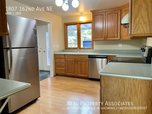 Building Photo - 1807 162nd Ave NE