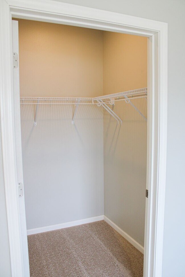 Foto del edificio - 3241 Redhawk St