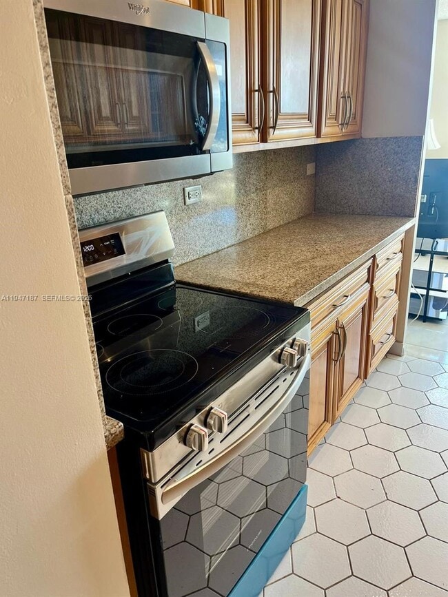 Building Photo - 251 174th St