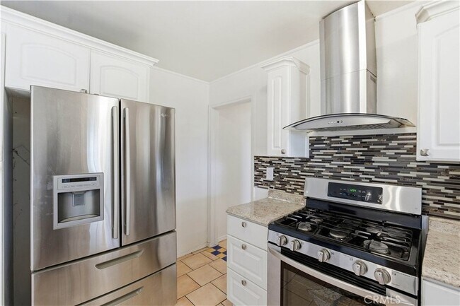 Building Photo - 3920 El Camino Dr