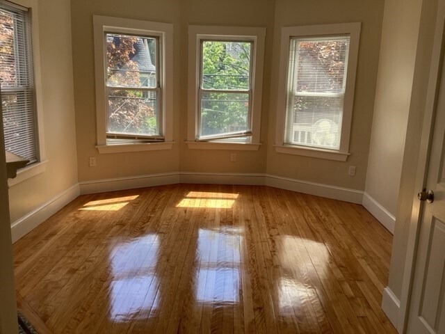 Primary Photo - 37 Brook St