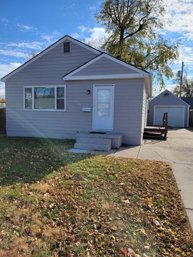 Building Photo - 3 bedroom 1 bath