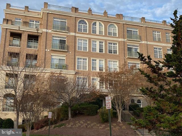 Foto del edificio - 820 Belmont Bay Dr