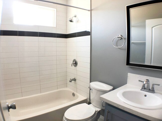 Foto del edificio - 410 Sloat St