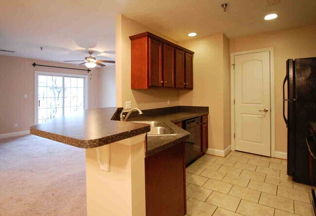 Foto del edificio - 2 BR Condo Located in Cornerstone. 5 Min to LU