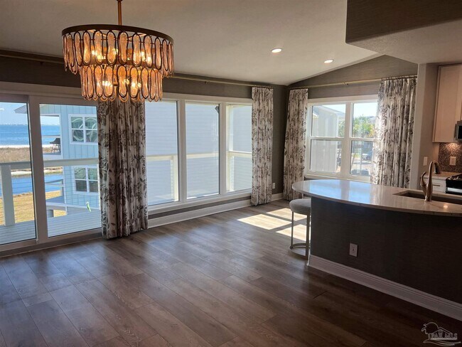 Foto del edificio - 200 Pensacola Beach Rd