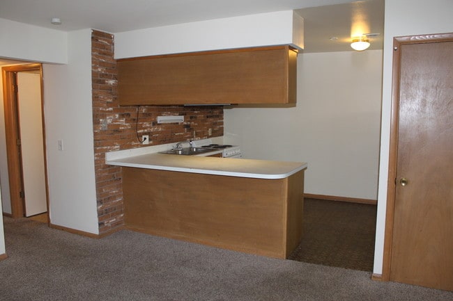 Building Photo - 357 E 14th Ave